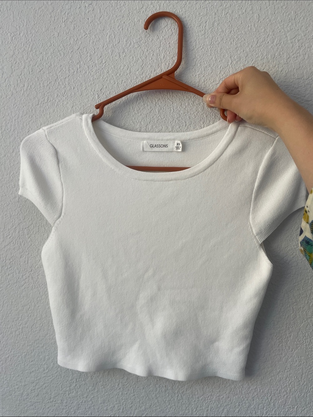 Glassons White Short Sleeve Cropped Top size extra small